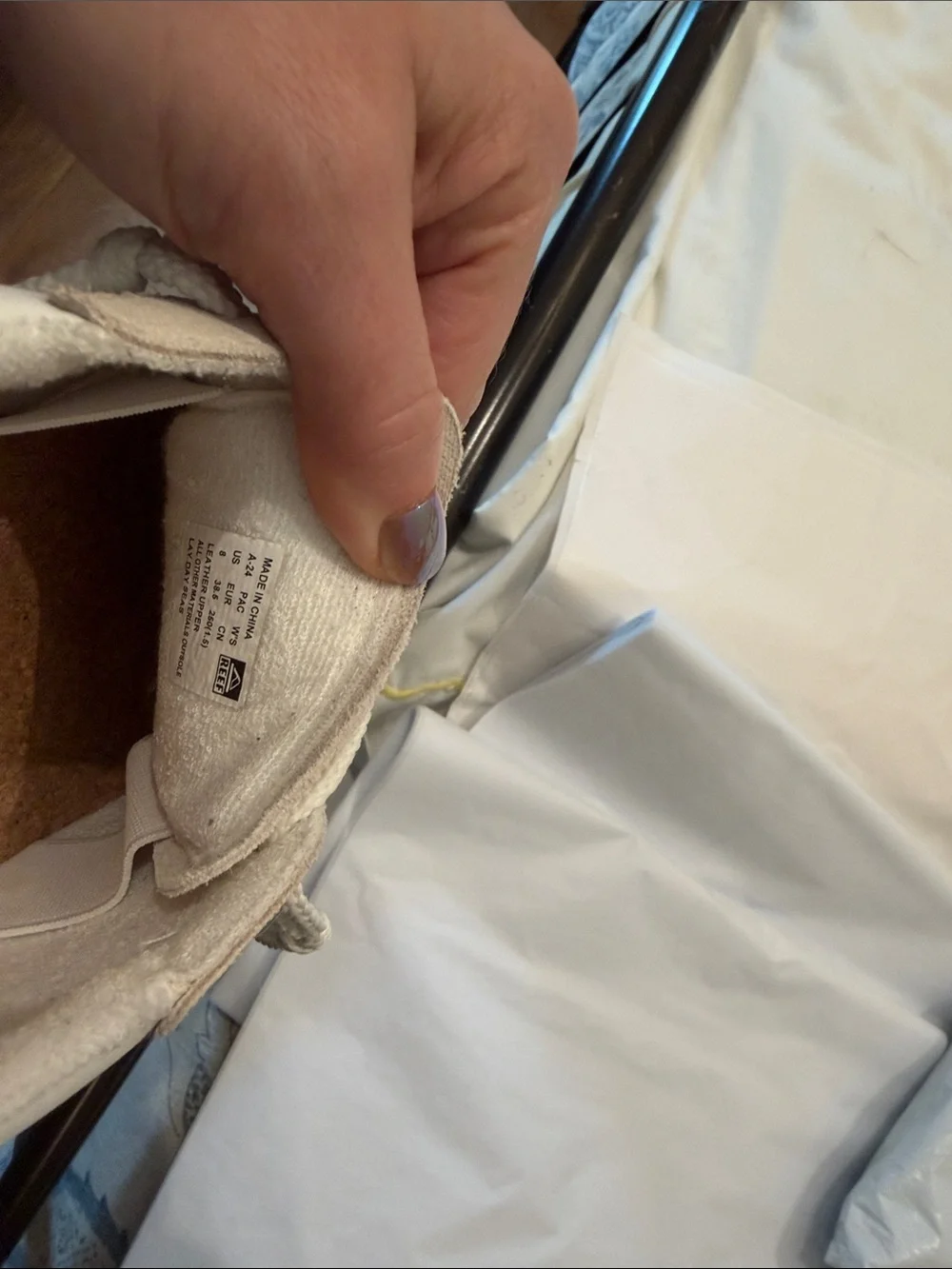 Reef Women's White and Beige Sneakers